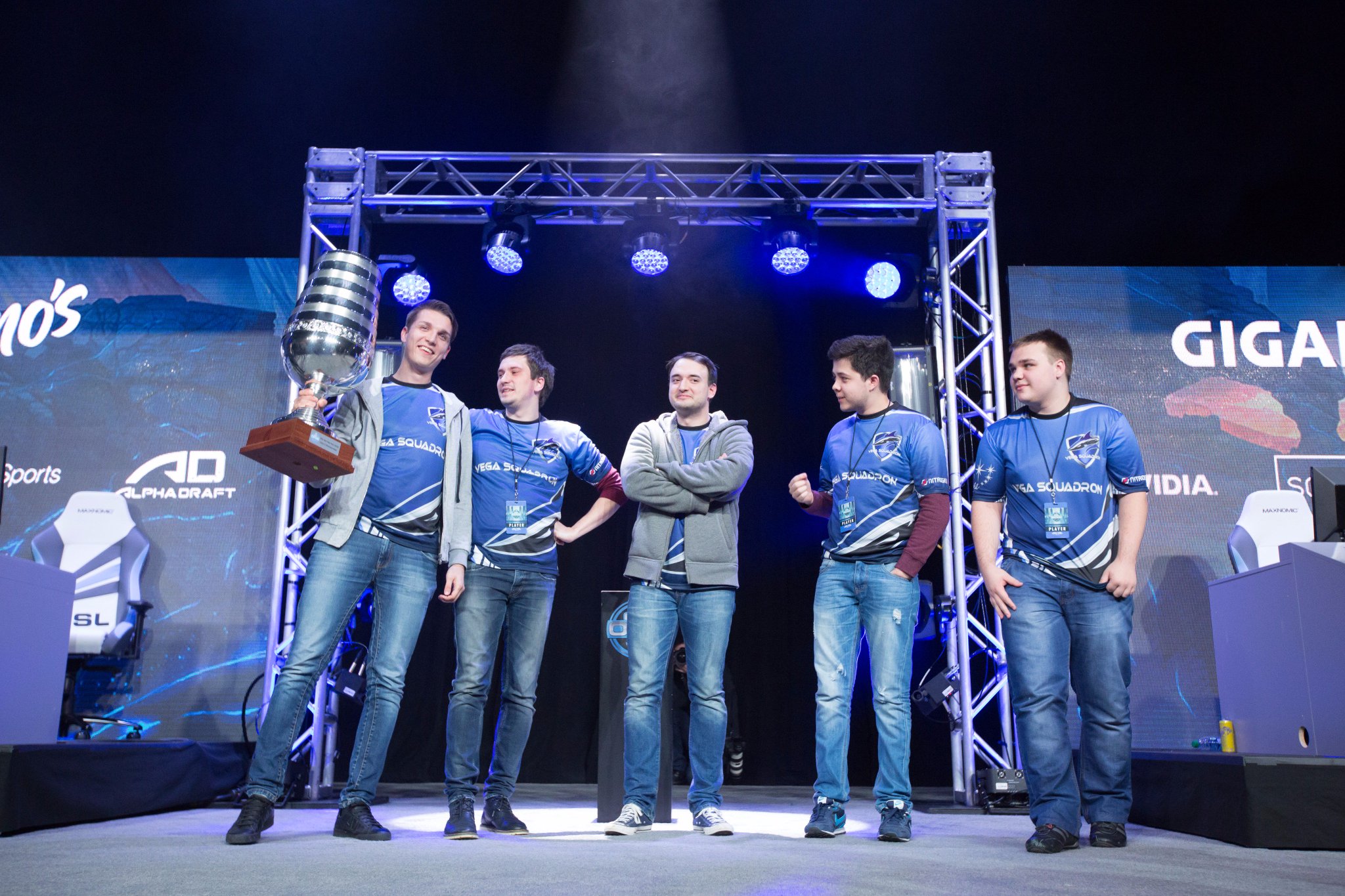 DLXSWvHXUAEDawS.jpg:large