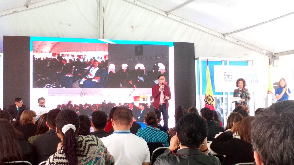 Felicitaciones a todos los directivos docentes de Bogotá y el país en su día <a href="/cutcolombia/">Central Unitaria de Trabajadores</a> <a href="/Mineducacion/">MinEducación</a> <a href="/Educacionbogota/">Secretaría de Educación de Bogotá</a> <a href="/fecode/">fecode</a> Liderazgo !