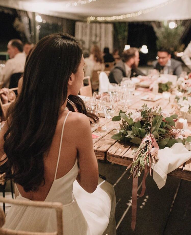 Seguimos descubriendo detalles del vestido de #novia que <a href="/alejandrasvarc/">Alejandra Svarc</a> diseñó para #MelissaVillarreal 💘👰🏻 Espaldas de ensueño.