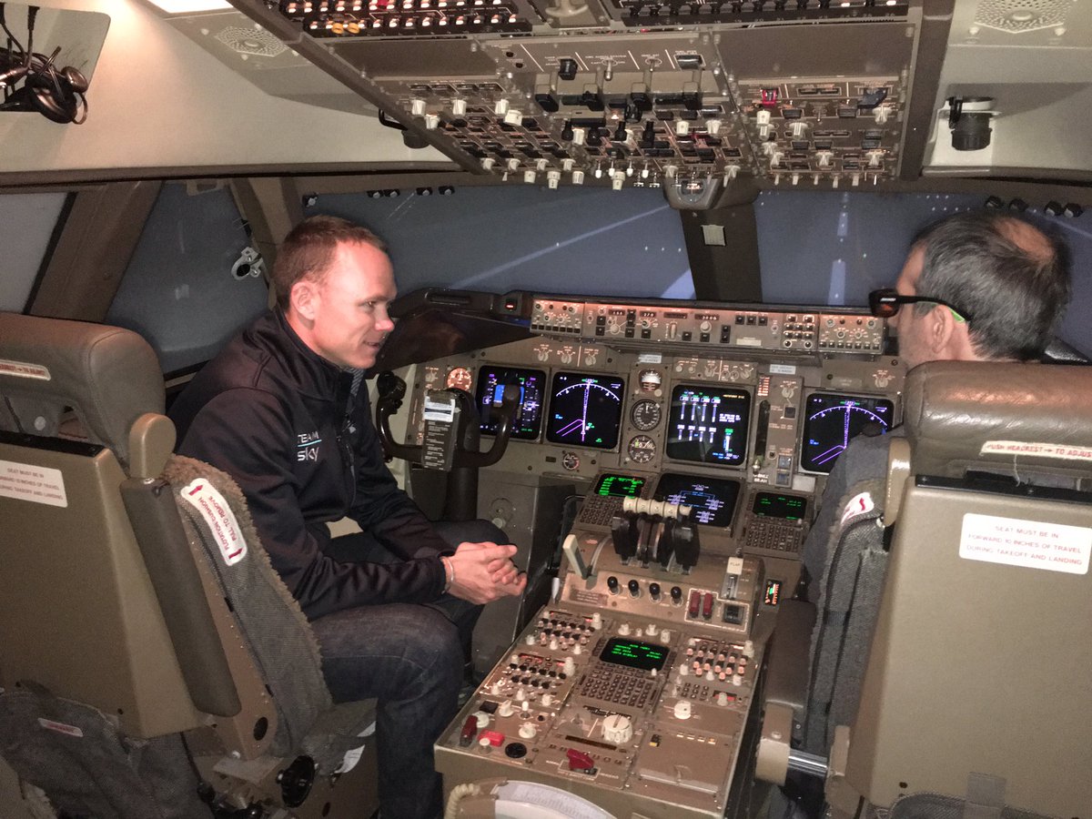 colsb8's tweet image. An honour to meet the legend that is @chrisfroome as he plays his part in #bamagic. Turns out he's a natural at the controls of a B747.