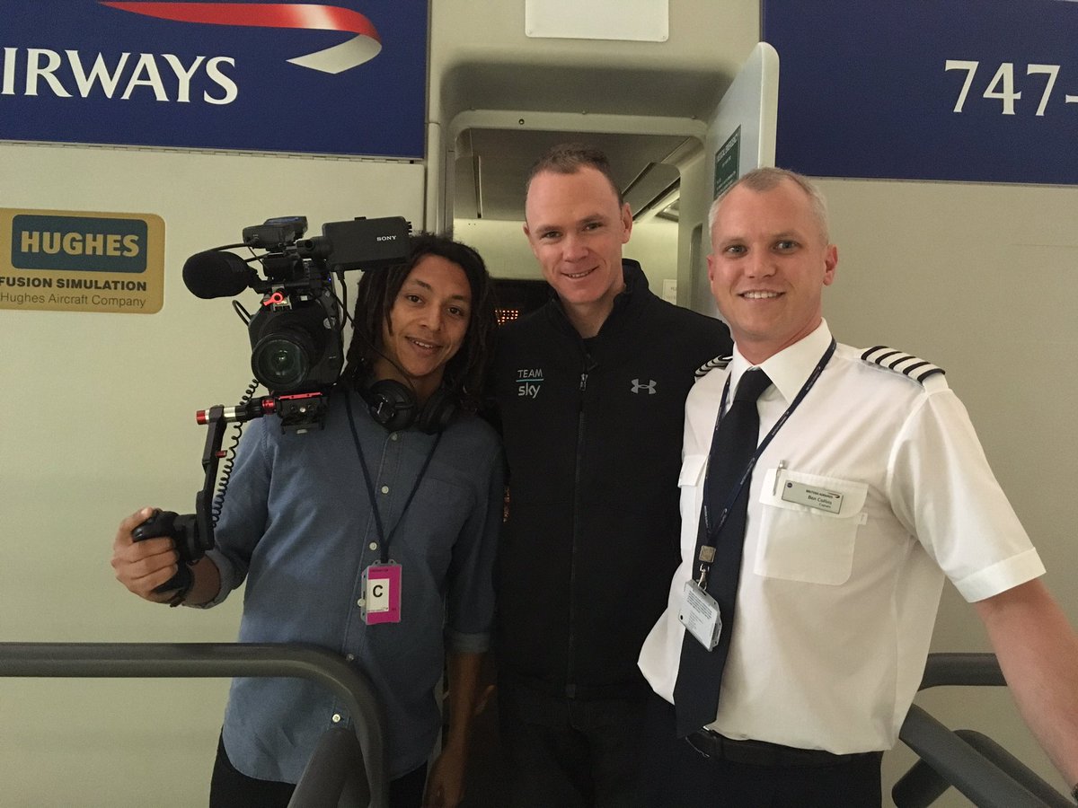 colsb8's tweet image. An honour to meet the legend that is @chrisfroome as he plays his part in #bamagic. Turns out he's a natural at the controls of a B747.