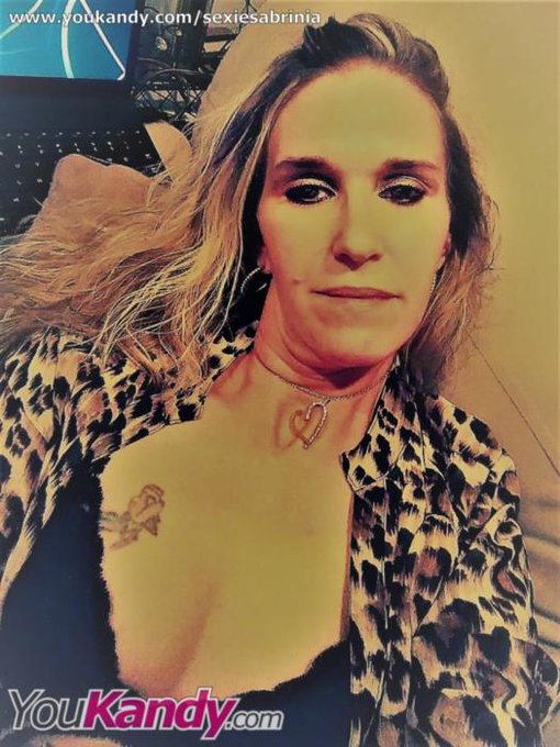 Goddess Vixieahnna’s pics and videos