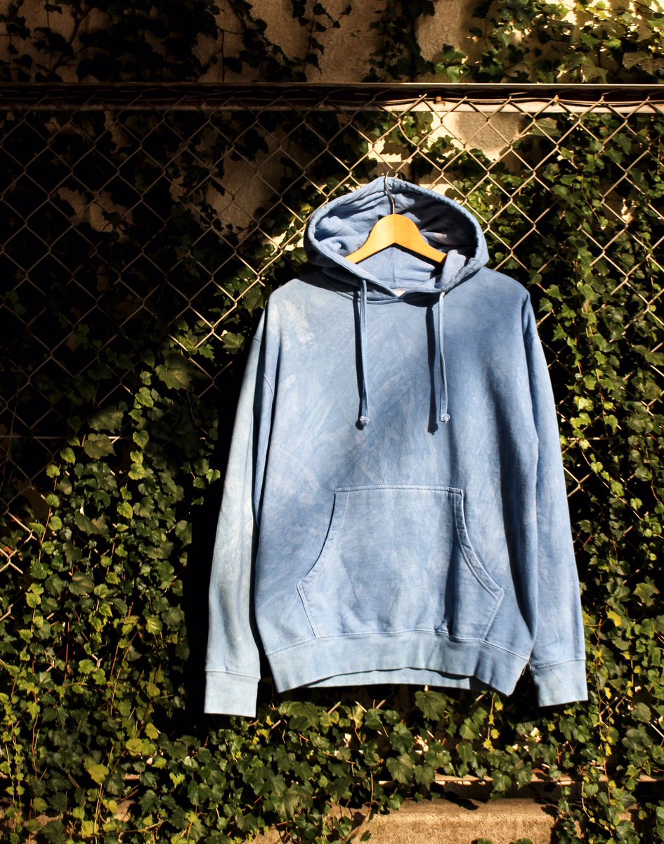 12stadium's tweet photo. ''Akomplice''
-Natural Dye Collection-
Natural Dye Indigo Hoodie [Blue]

Hand Dyed, 100% Organic Cotton.

#Akomplice #NaturalDyeCollection https://t.co/PquS7vI6Mw
