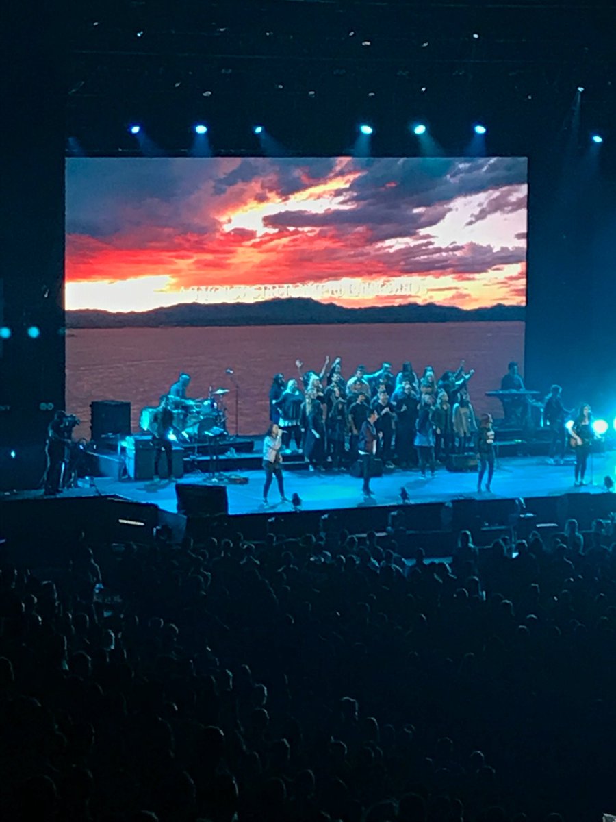 toddgaston's tweet photo. Worshipping the two days at Catalyst in Atlanta #catalyst2017 #ofgoodcourage https://t.co/ECo1mAYai3
