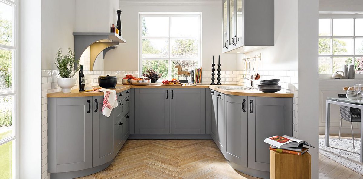 Doing up your #kitchen? Create a design dreams are made of with our free design service bit.ly/2xETM1s