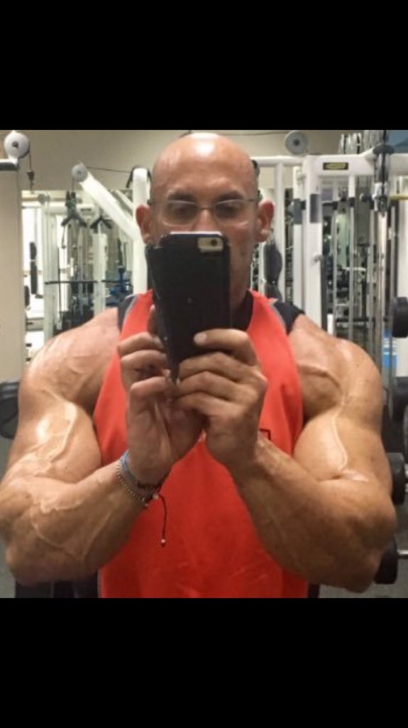 Greenevictions's tweet photo. @Bodybuildingcom No matter what happens,no matter how far you seem to be away from where you want to be, never stop believing that you will somehow make it 😊 https://t.co/OWPSBYJ9Sz