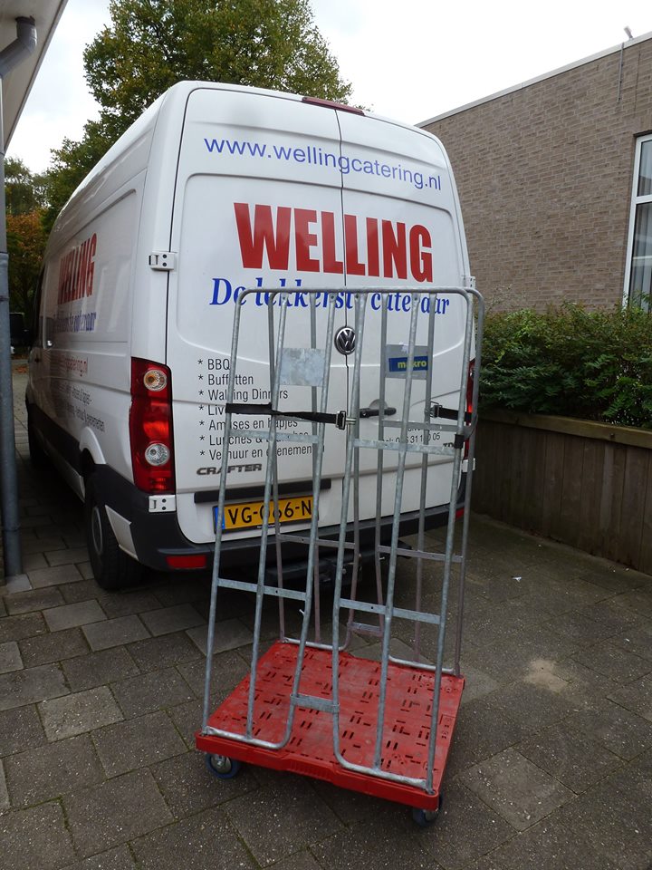 LUitdaging's tweet photo. #Match: matchgroeplid Peter Houthuijzen heeft rolcontainer @wellingcatering beschikbaar gesteld voor Ruil en Reparatie Kring de Liemers. https://t.co/jQK4mql1IG