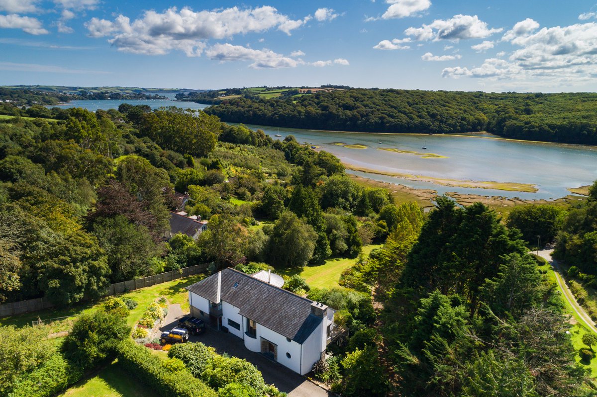 RohrsAndRowe's tweet photo. #HeronCreek #FiveBedrooms #SevenAcres #Creekside #Devoran #RestronguetCreek #Truro #Cornwall #Sailing #Creekside https://t.co/re5sfrJvWw https://t.co/8Iy6p8oO1G
