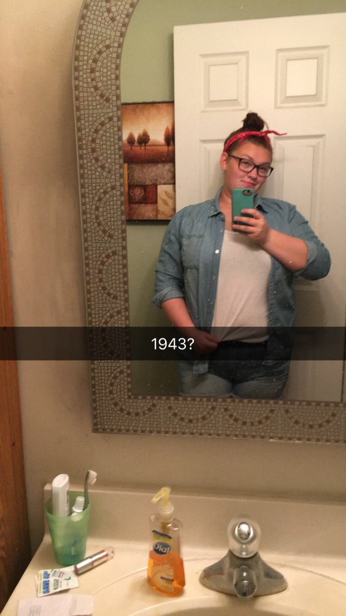 jae_mckern's tweet photo. Homecoming Spirit Week Day 4: Decades Day @UPnewsteam #UPspirit #tribepride https://t.co/QxZlVJ5mTw