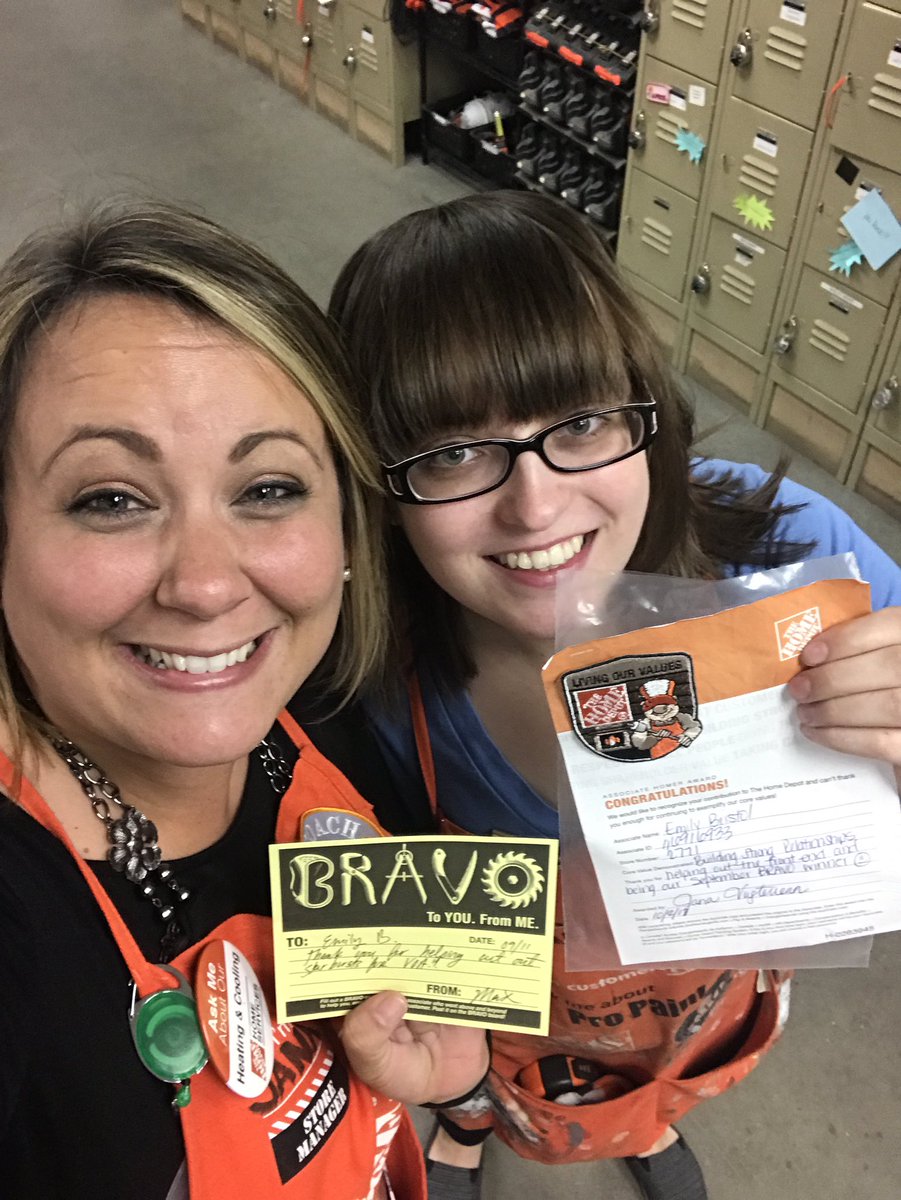 JanaVugteveen's tweet photo. Emily is our BRAVO winner for September! Congratulations! #High5Service #ThankYou ππΌ https://t.co/BLdKhhKSsJ