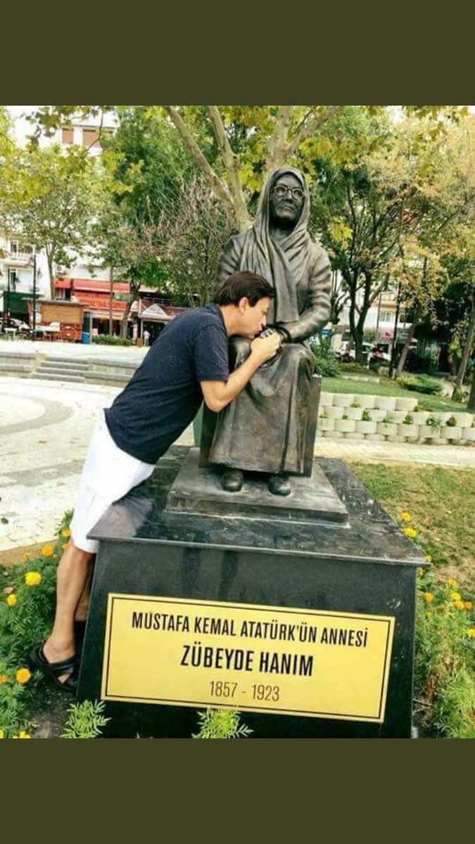 Modern hurafelik...
Lafa gelince hepsi devrimci hepsi "munasır medeniyet" tutkunu hepsi bilimci.
Gerçek ise; seküler,Kemalizm putperestliği