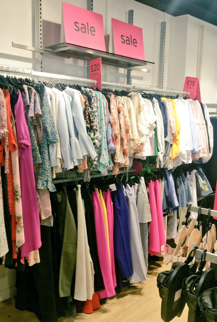 jamesbell_worc's tweet photo. There is a HUGE SALE at @Topshop &amp; @Topman right now!😁👕 They're on the #Worcester High Str. waiting for you! 😉 #WorcestershireHour https://t.co/4JVhHD2hFP
