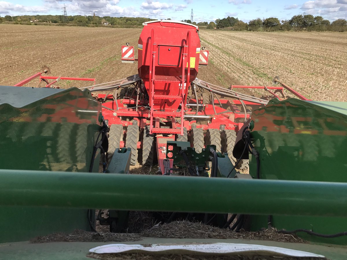 Horsch Sprinter going nicely straight into bean stubble.