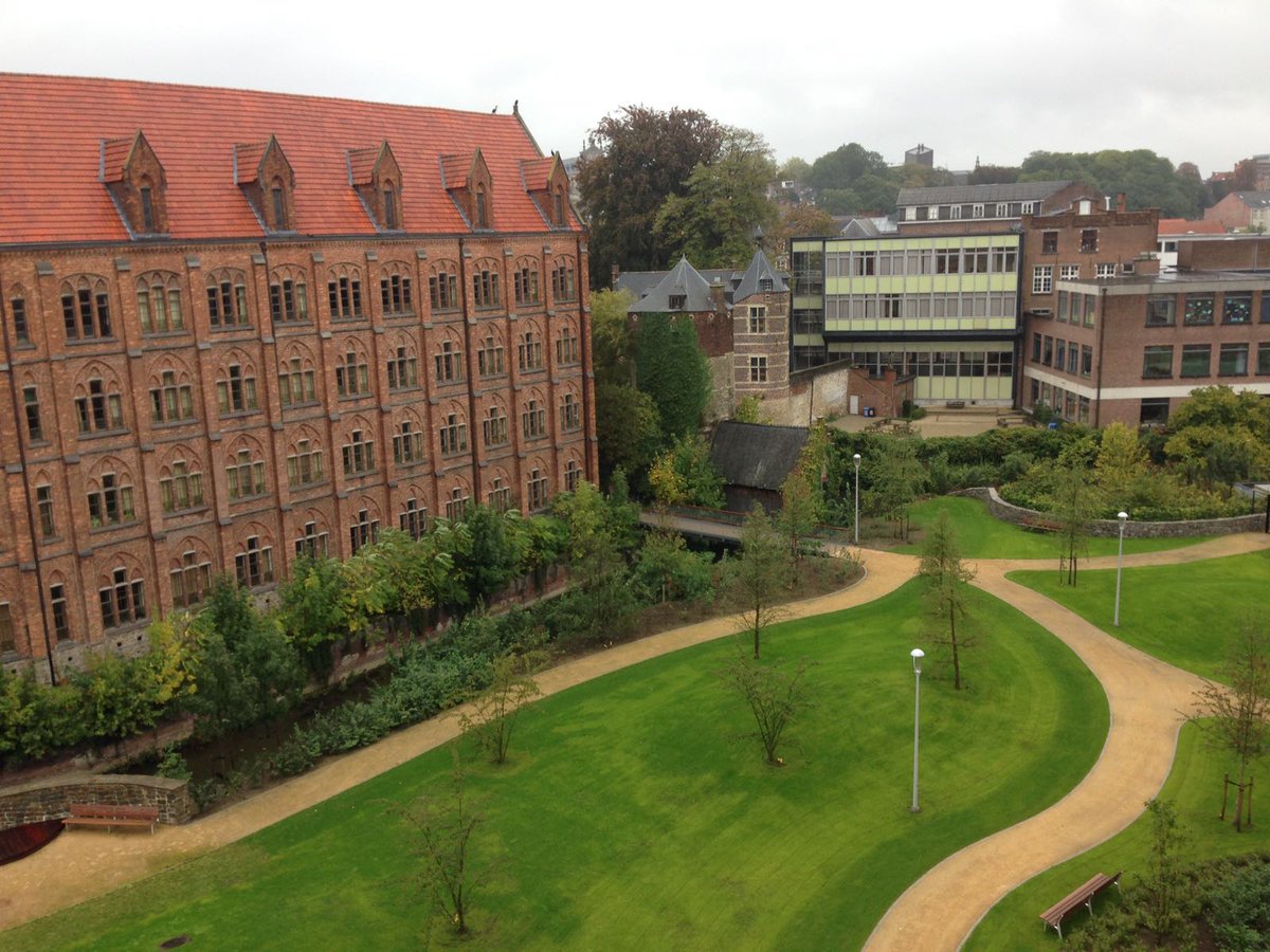 rob_televisie's tweet photo. Dit is het nieuwe #Janseniuspark in de Minderbroedersstraat @stadleuven, 7.000 vierkante meter met sportvelden voor lln #Paridaensinstituut. https://t.co/3mGkjGymI9