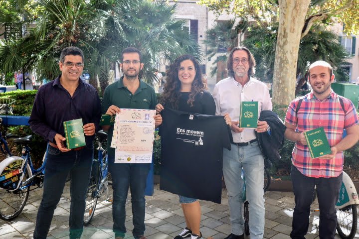 PSOEPalma's tweet photo. Presentació de #Rodabarris, una activitat en bicicleta del @GoverndelaGent pels diferents districtes de Palma @mobilityweek https://t.co/358Gn2QGqo