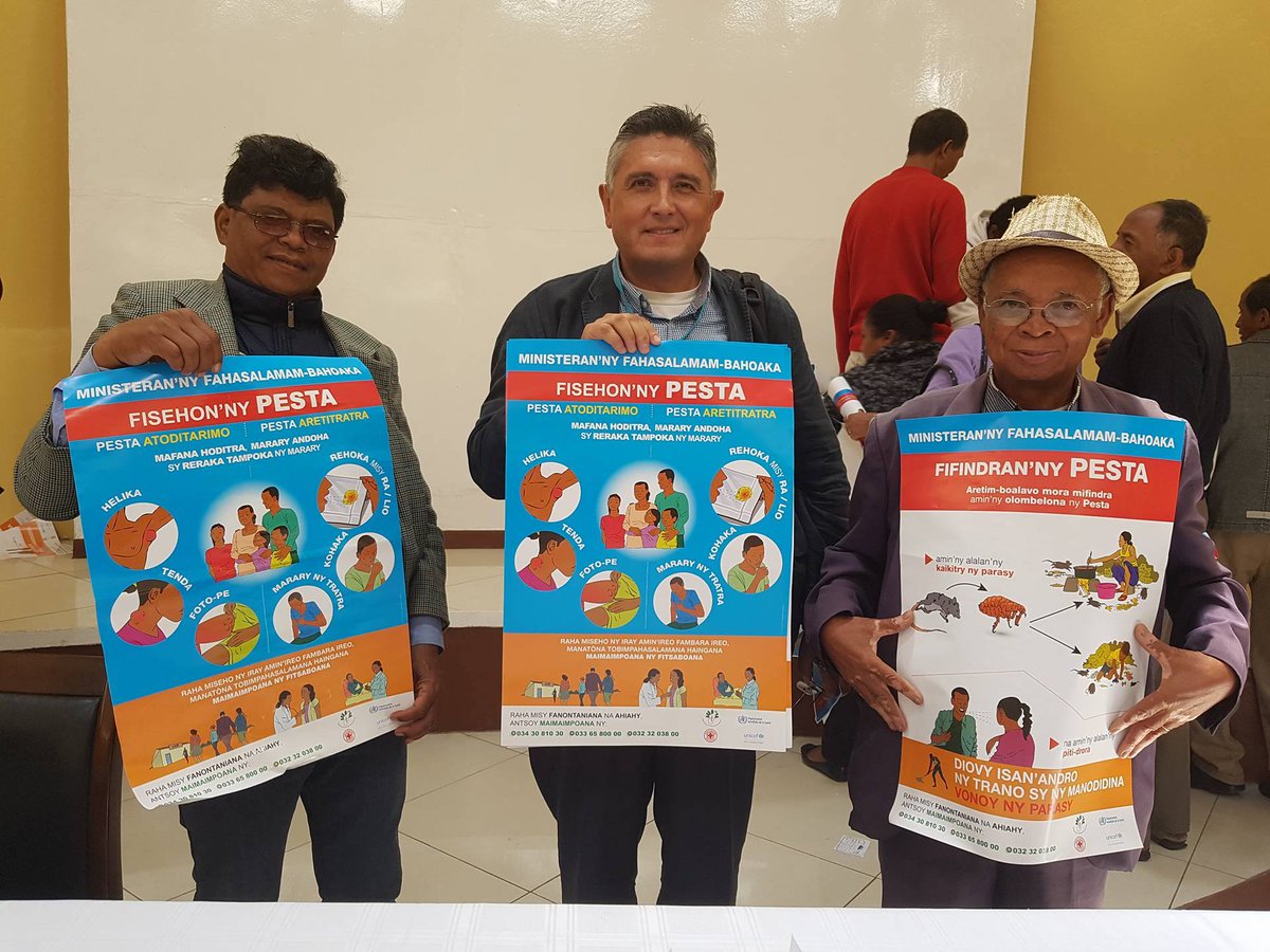 UNICEFMada's tweet photo. @UNICEFMada produced a lot of #IEC materials to help sensitize Malagasy population about the Dos and Dont on #plague response and prevention https://t.co/Z73CVmrPMA