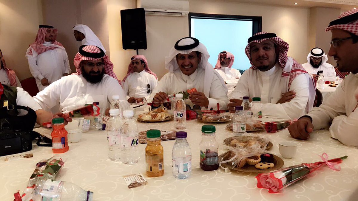 ahmed_alsarawy's tweet photo. في  #اليوم_العالمي_للمعلم احتفلنااليوم مع الأصدقاء المكرمين رواد التشاط #تعليم_عسير https://t.co/X0qNNJ3Qo1