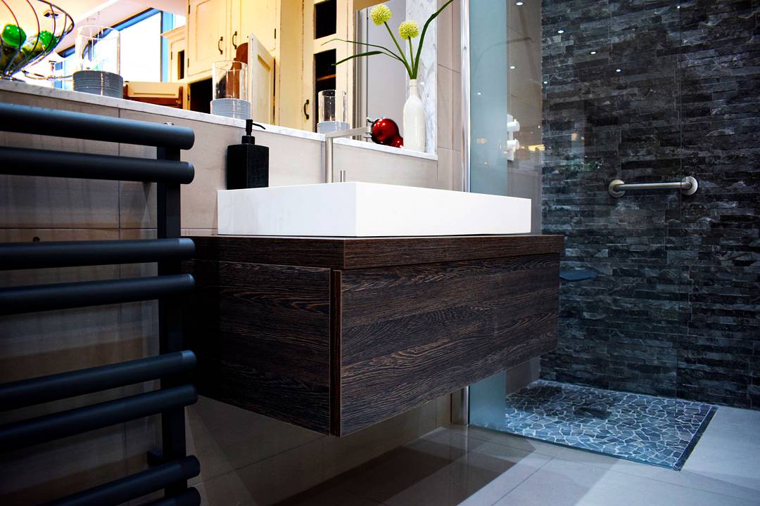 leonideinterior's tweet photo. Simplicity equals elegance. 
#bathrooms #design #luxury #style https://t.co/bPRY5pWvyB