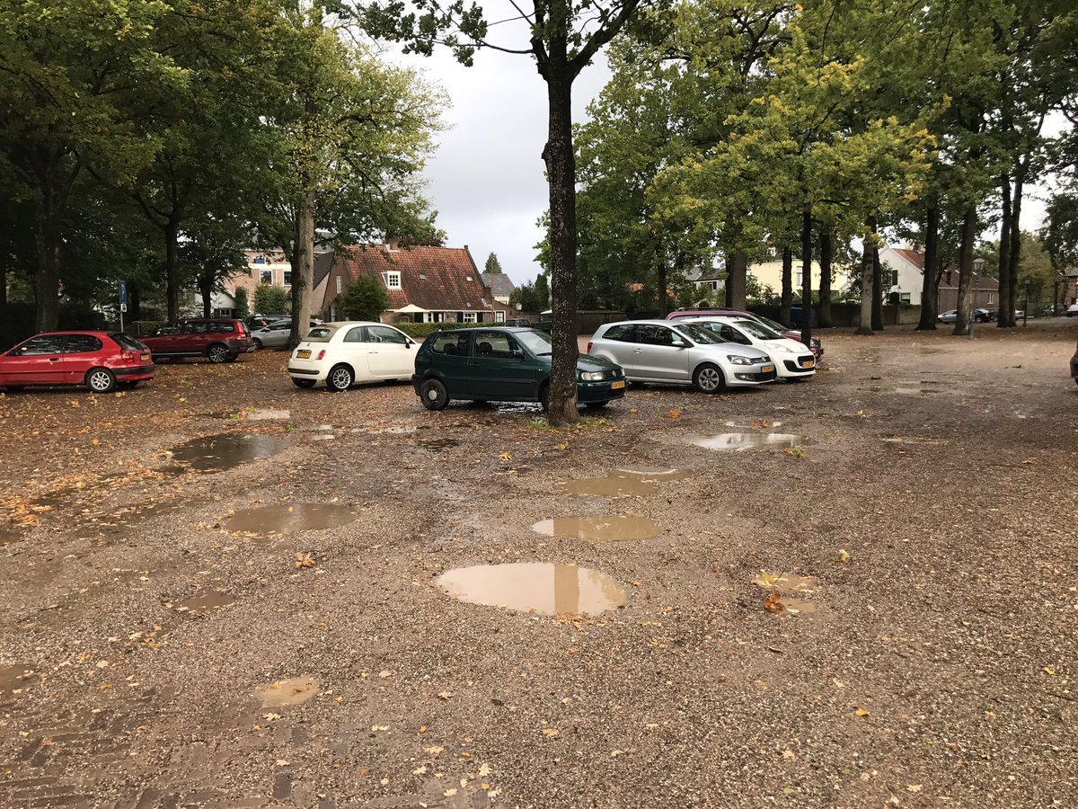 Hallo, <a href="/gem_heuvelrug/">Utrechtse Heuvelrug</a> kan dit op de spoedlijst onderhoud? Dit hobbelpad is geen mooie entree voor Amerongen! >>