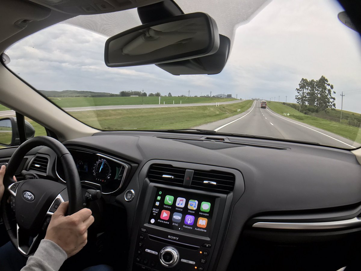 Floxie10's tweet photo. Emprendiendo la vuelta con estilo en el #NuevoMondeo para tomar el barco a Bs.As. Fin de #KineticDesignExperience Gracias totales Ford! 🚗💨👋🏼 https://t.co/SgFNSV9SVG
