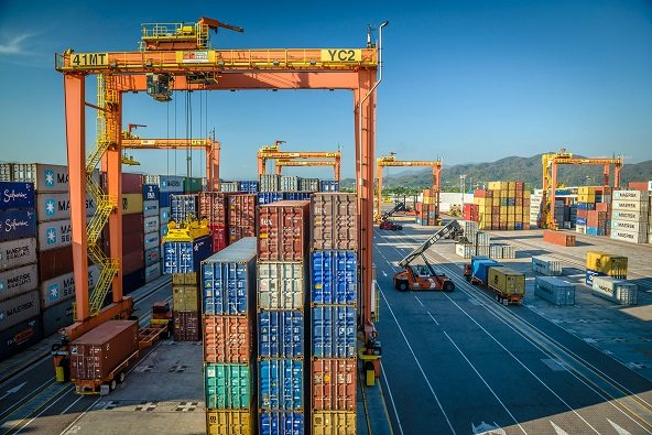 PortTechnology's tweet photo. Thailand Terminal Orders Rubber-Tyred Gantry Cranes: https://t.co/0ukADBs4zc #containerops #shipping https://t.co/qPR0GIMZD0