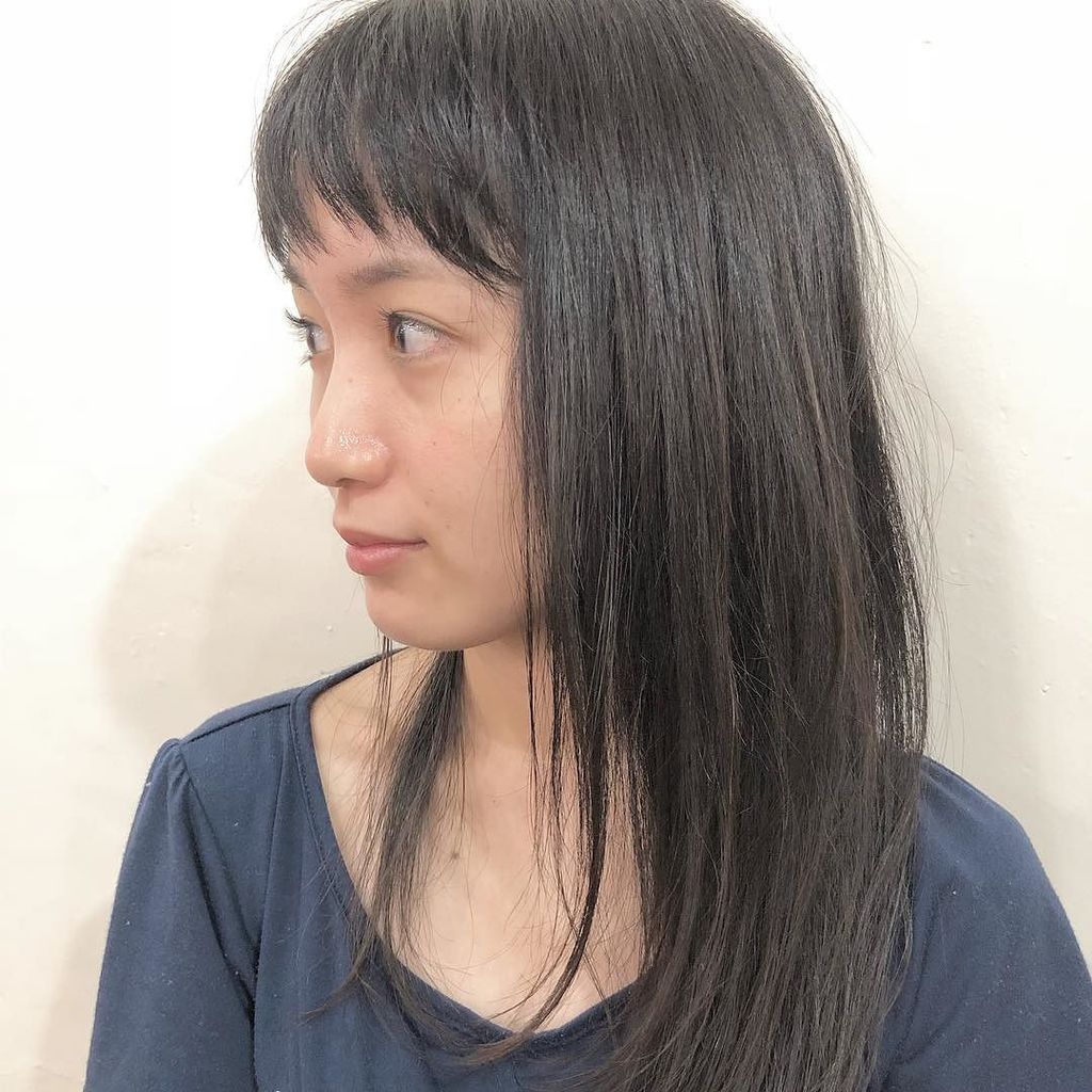 内間雄一朗 Twitter પર ナチュラルストレート ショートバングで黒髪でも重く見えない 分け目気になる方にもショートバングオススメです ショートバング オン眉 黒髪 黒髪ロング ストレート ストレートヘア ナチュラルストレート 沖縄 那覇 松川 沖 T