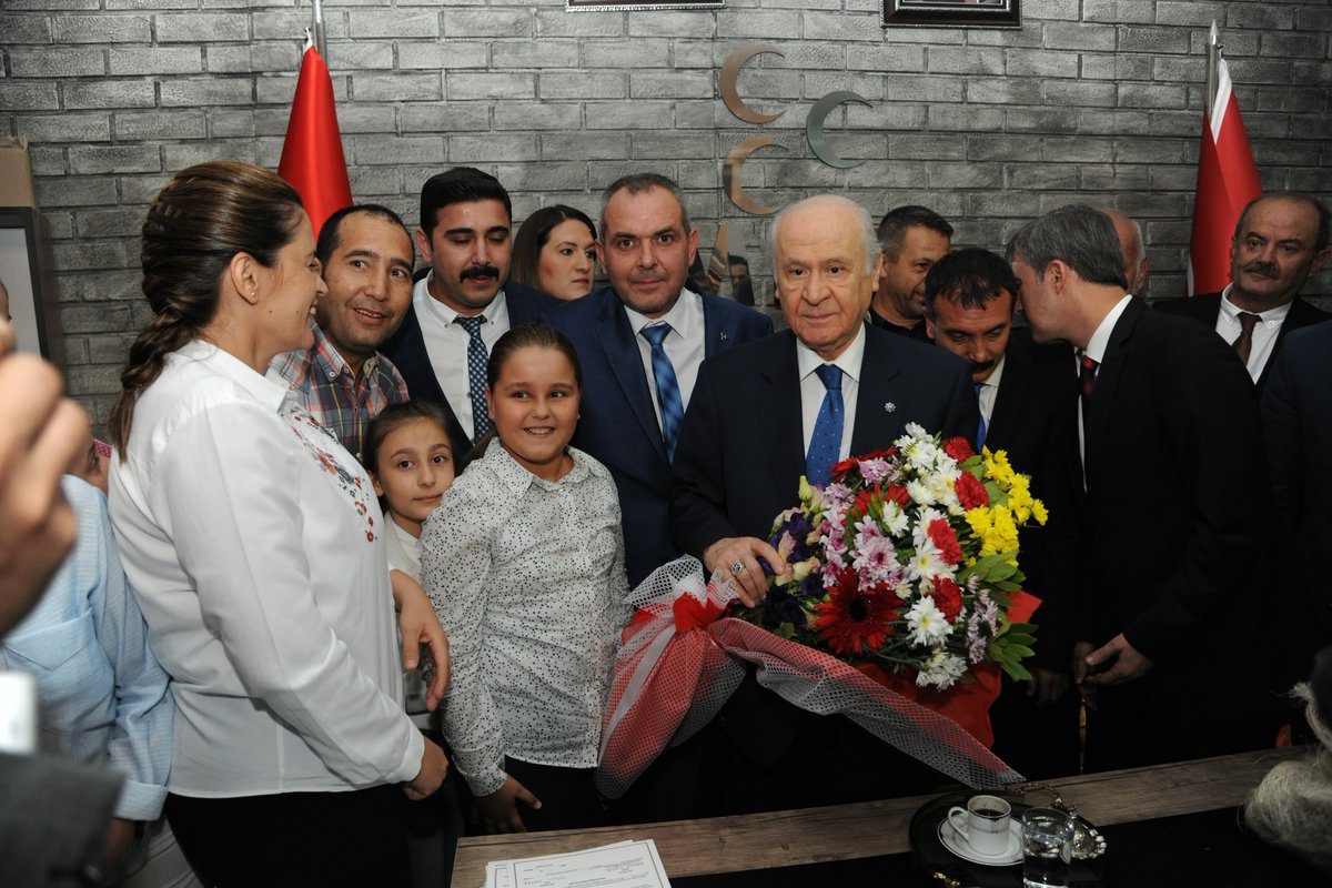 MHP_Bilgi's tweet photo. Genel Başkanımız Devlet BAHÇELİ Manisa/Turgutlu İlçe Teşkilatını Ziyaret Etti. (4 Ekim 2017) https://t.co/7yxbEu9YFq