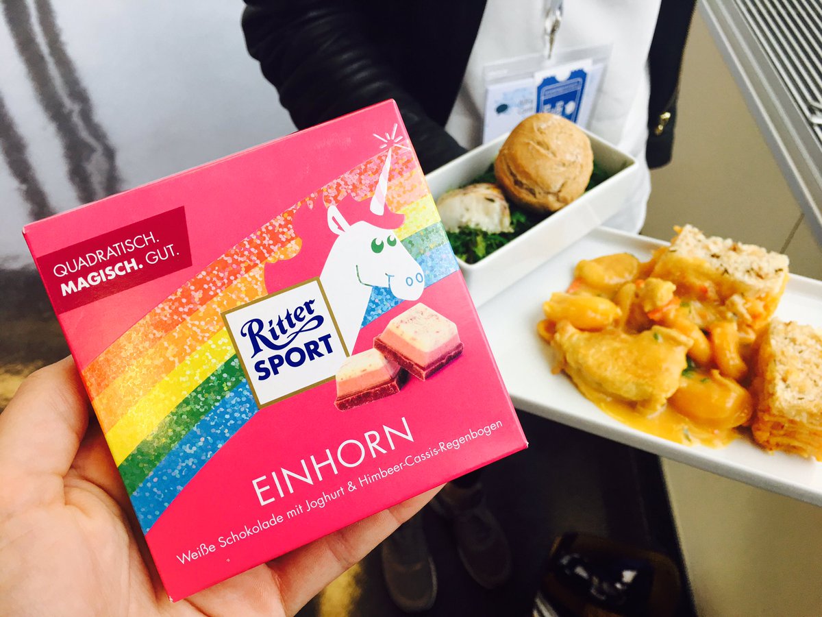 Nach dem Essen Lust auf was Süßes?Kommt um 14:15 in den großen Saal!🦄 #AFBMC #glittersport