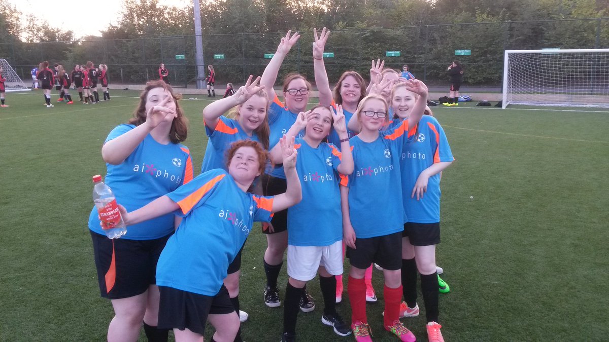 Carrongrange PE Dept tweet media