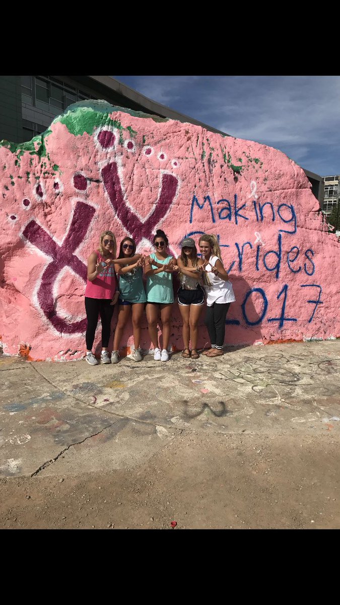 UTKKappaDelta's tweet image. Making Strides 2017 💚💜❤️