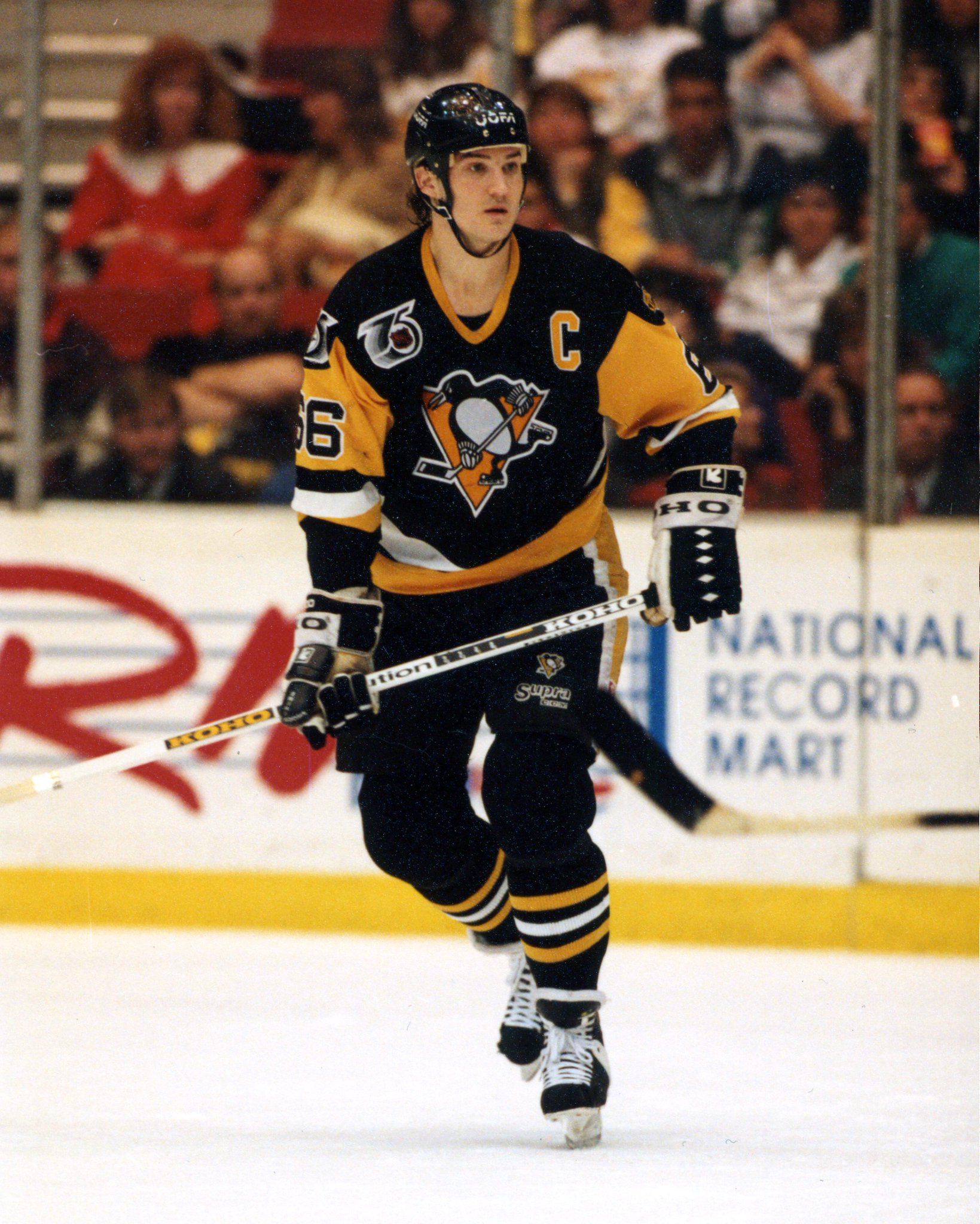 Happy 52nd bday to former Penguin great Mario Lemieux; one of the greatest hockey players ever 