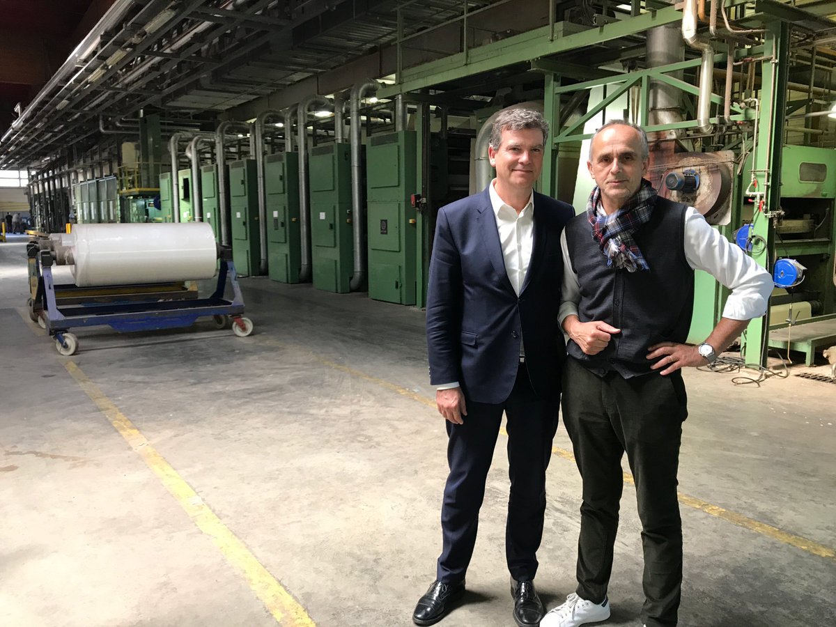 Arnaud Montebourg <a href="/montebourg/">☰ Arnaud Montebourg</a> en visite chez #Velcorex reçu par le Président du groupe #velcorex #matieresfrançaises! #textile #madeinfrance
