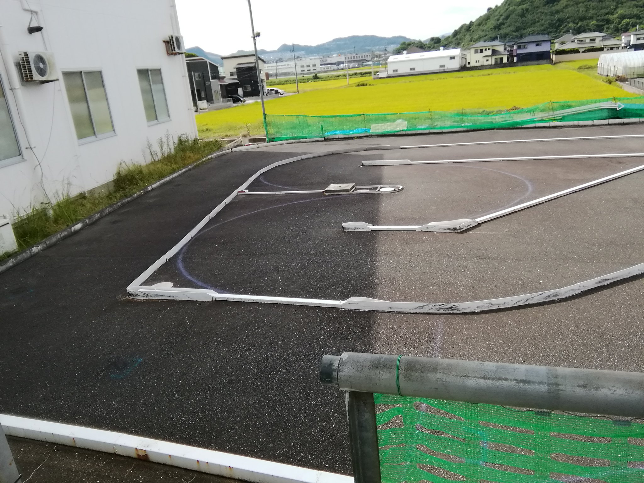 تويتر クボッチ على تويتر 久しぶりのラジコン コースは福岡のnsサーキット 少しテクニカルなコースですが アットホームな感じの優しいサーキットです タイム的には 0 5秒落ち位 まだまだ練習が必要 Ta06 ラジコン タミヤ ラジコンサーキット T Co