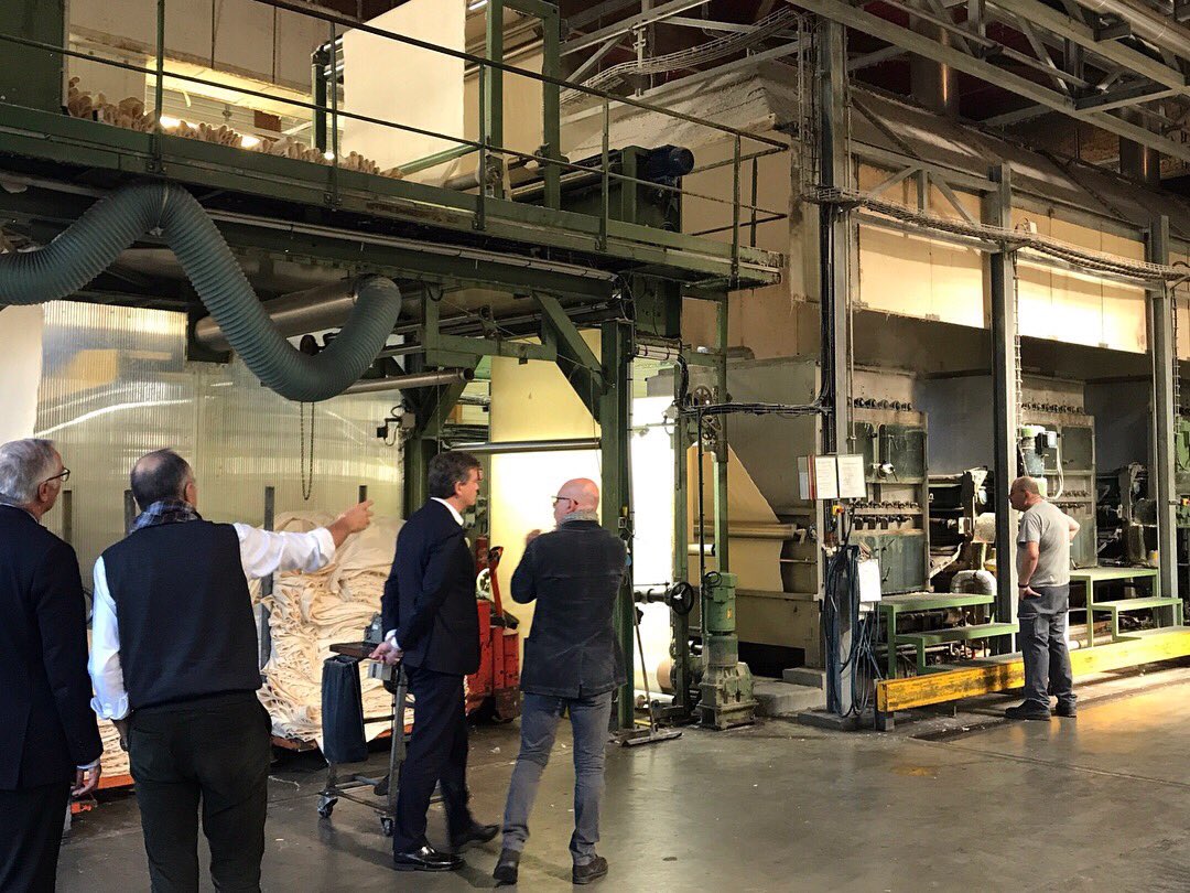 Arnaud Montebourg <a href="/montebourg/">☰ Arnaud Montebourg</a> sera toute la journée chez #velcorex ! #textile #industrie #velour #tissu #mode #alsace #madeinfrance