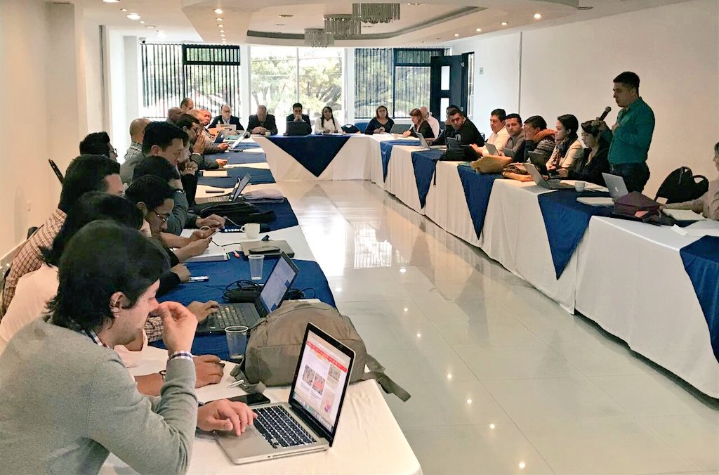 Encuentro de <a href="/Rodrigo_Rivera/">Rodrigo Rivera</a> con enlaces locales y regionales de OACP para coordinar trabajo de reincorporación en Espacios Territoriales.