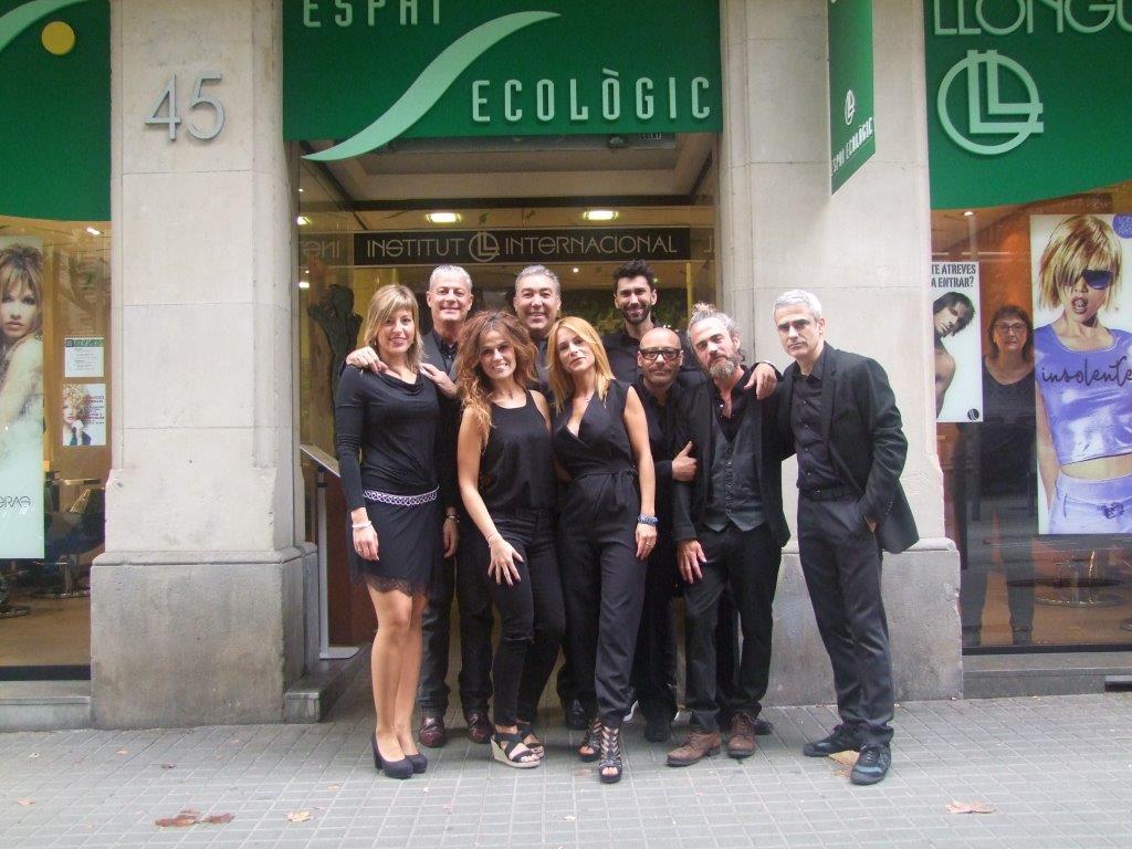 ¡OS FELICITO! Tenéis la suerte (y la responsabilidad) de transmitir a los Equipos Llongueras de todo el mundo vuestro saber.