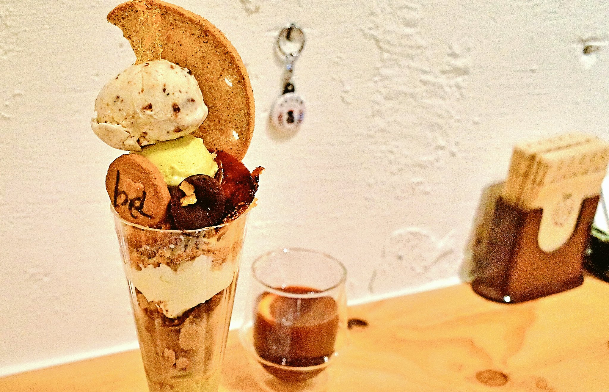 スイーツラボ 今月渋谷にオープンした夜パフェ専門店 パフェテリア ベル 北海道ではシメのラーメンみたいにパフェを食べるそうです 夜中にスイーツをガッツリ食べられるのは嬉しいですねー 夜パフェ 渋谷 スイーツ パフェ T Co Oheqmnqsgf