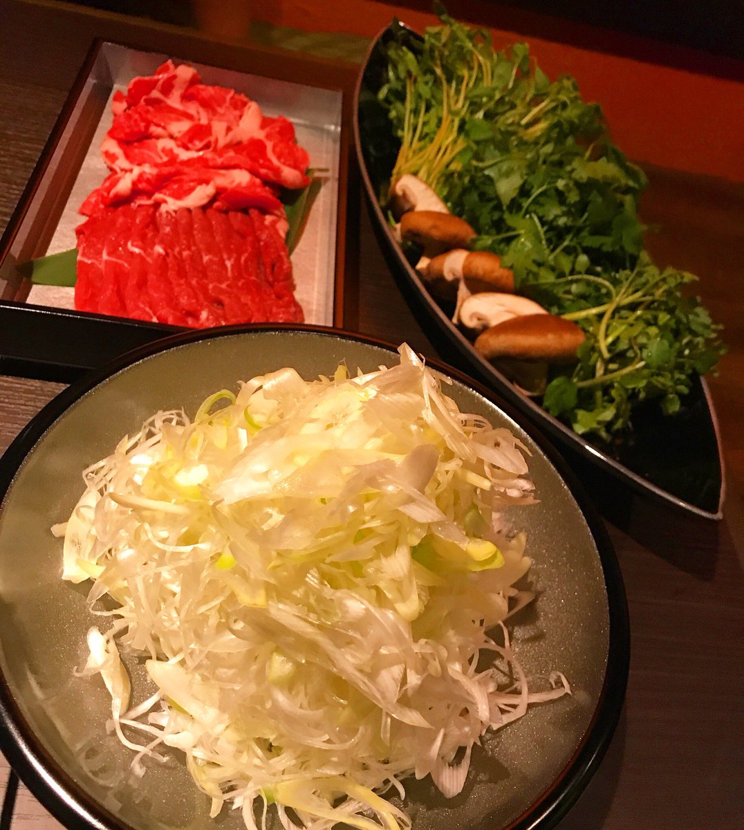 焼肉 ジンギスカン きんぐこんぐ 新宿御苑前駅 در توییتر ラムしゃぶしゃぶ 野菜はネギ パクチー 豆苗 クレソン など色々あります 契約農家からのパクチーとても美味しいです 新宿 新宿御苑 新宿一丁目 きんぐこんぐ 黒タン 焼肉 焼肉屋 美味しい