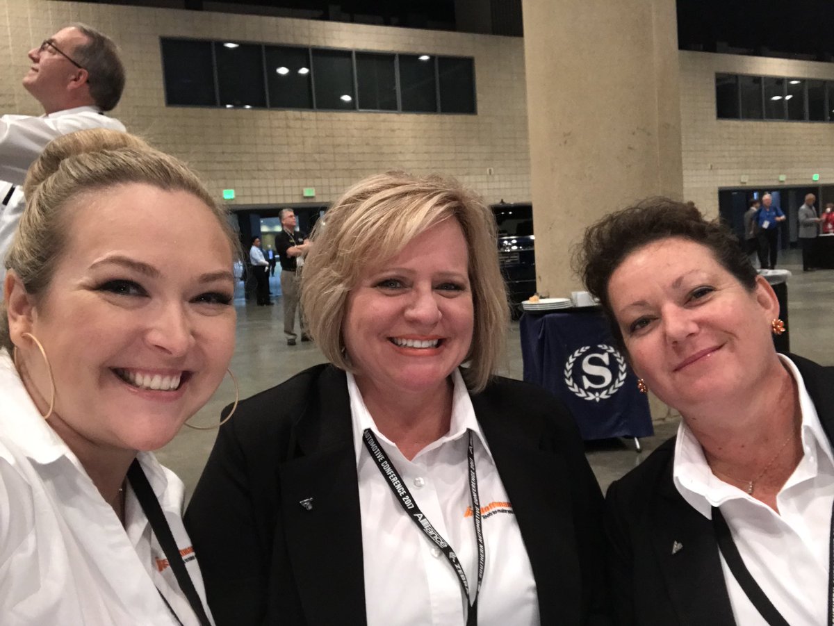 HoffmannGroupUS's tweet photo. We’re ready to go at the #SAC2017! #hoffmannbetter https://t.co/6sUn1XuJtC