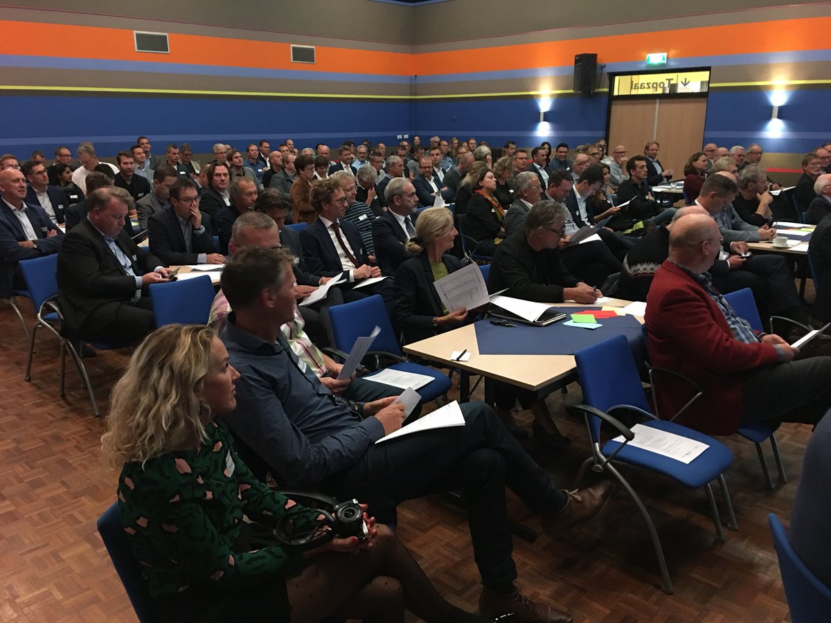 bendereu's tweet photo. Samen aan de slag met #energietransitie #ZED2017 met o.a @waterschap @ZMfZeeland #SERZeeland @EndurisBV #Zeeuwsenergieakkoord #proeftuinen #VZG https://t.co/c7JHI9HeNk