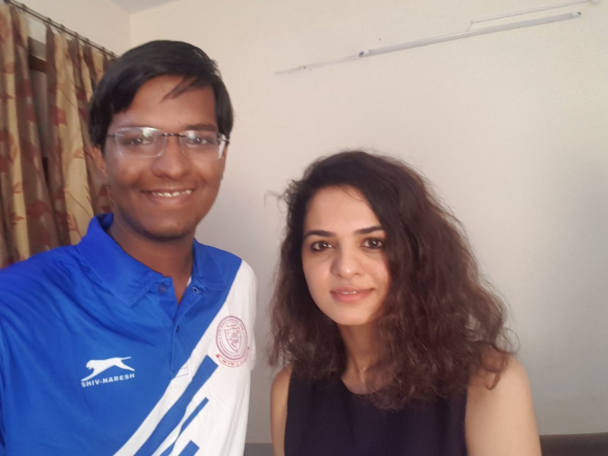 saurabhrathi12's tweet image. Pleasure to meet and play today with you @TaniaSachdev mam. Thanks for being here at IIT BHU.