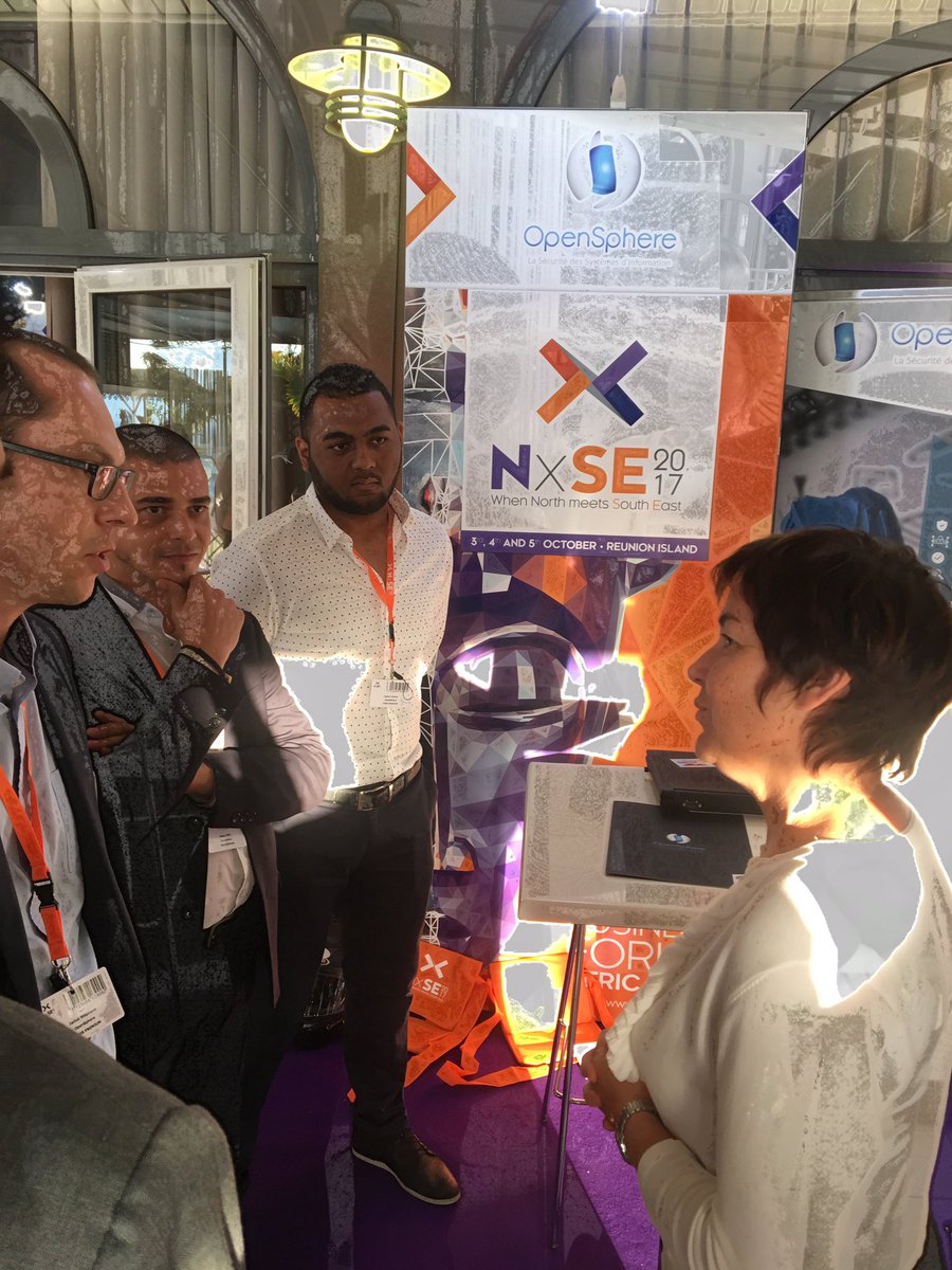 ForumNxSE's tweet photo. Madame la ministre des #Outremer @AnnickGirardin visite les stands du #NXSE2017. @opensphere_ #forumdigital #innovation https://t.co/xRoS8KwcML
