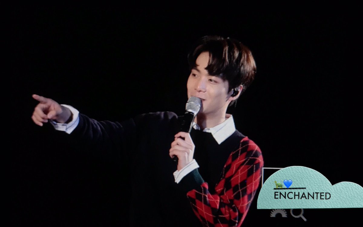EnchantedBoogie's tweet photo. 171005 💙너무너무 귀여워...
#김종현 #JR #뉴이스트 #뉴이스트W https://t.co/TIiDDOAOoR