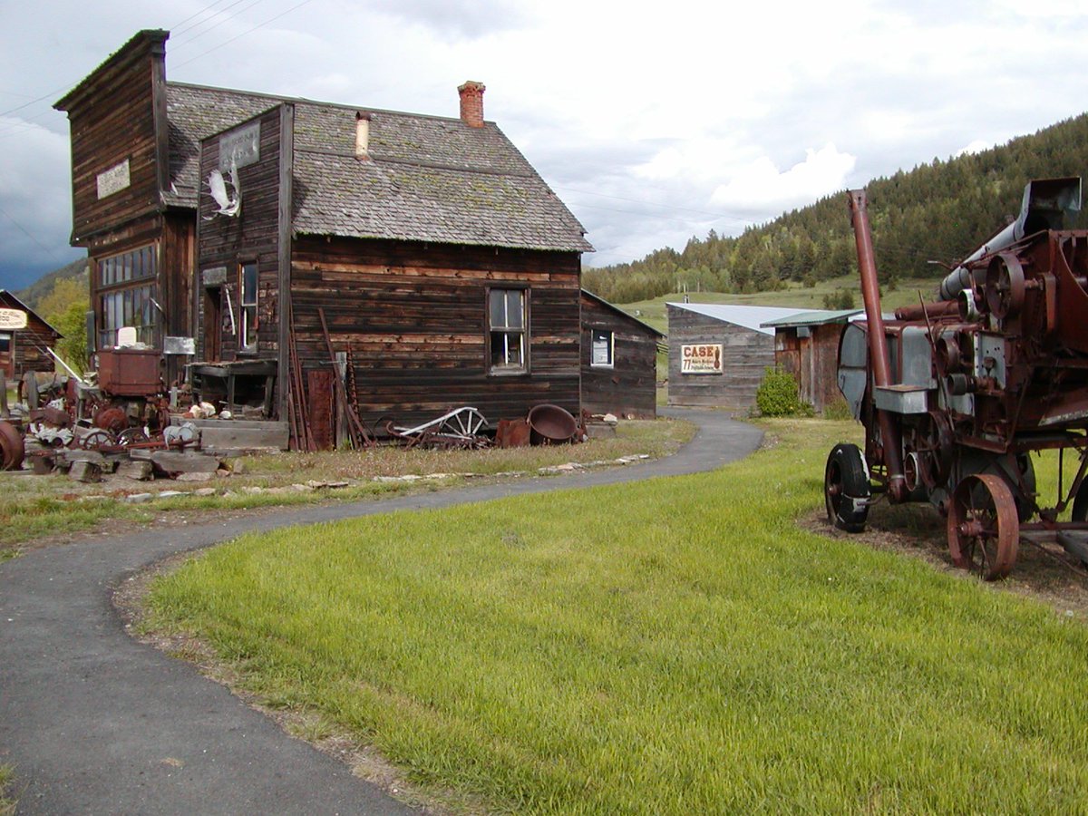 OkanoganCountry's tweet photo. Bring your camera and visit #OldMolson. The buildings and history are worth seeing! #GhostTown #OkanoganCountry #Route97 https://t.co/JOpRxiRG58
