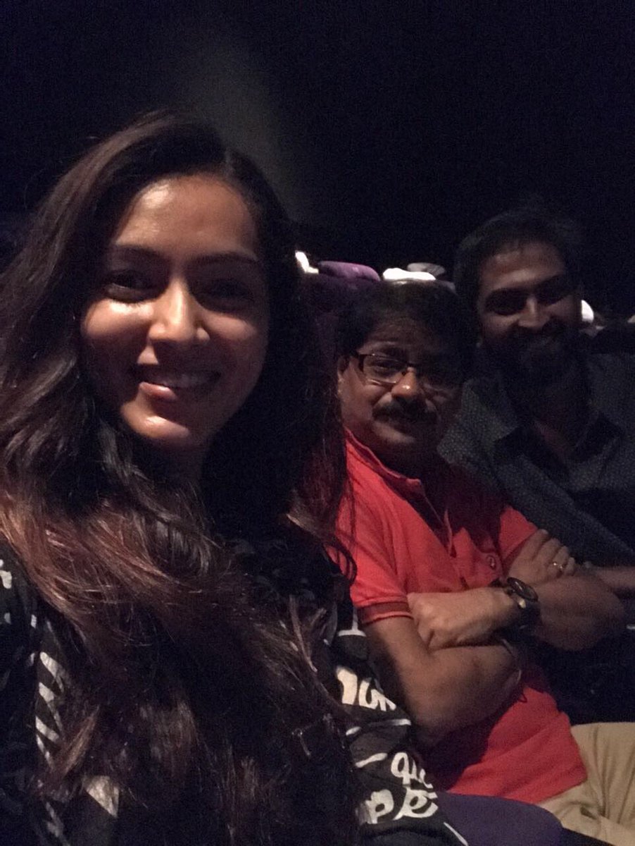 3 people decide to go watch #Baapjanma alone. But they bump into each other and it’s so much fun! Good coincidences happen with good films!