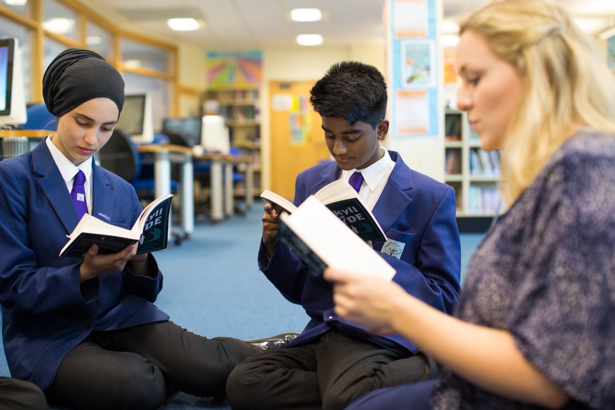 McrAcademy's tweet image. Happy #WorldTeachersDay to all our wonderful teachers! 👩🏻🏫👨🏻🏫en.unesco.org/themes/teacher…