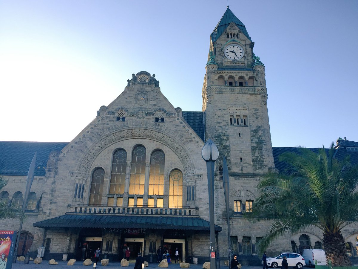 contaut's tweet photo. La très belle gare de #metz #JMP17 https://t.co/yza2CZyVss