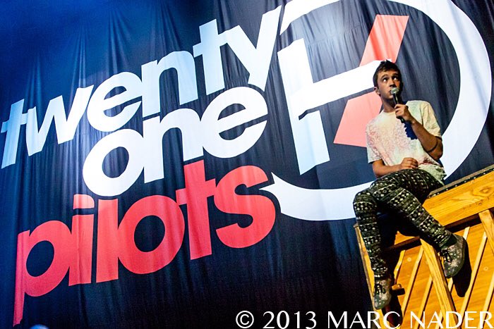 topupdating's tweet image. #ThrowbackThursday twenty one pilots opening for Fall Out Boy &amp;amp; Panic! At the Disco at Save Rock and Roll Tour