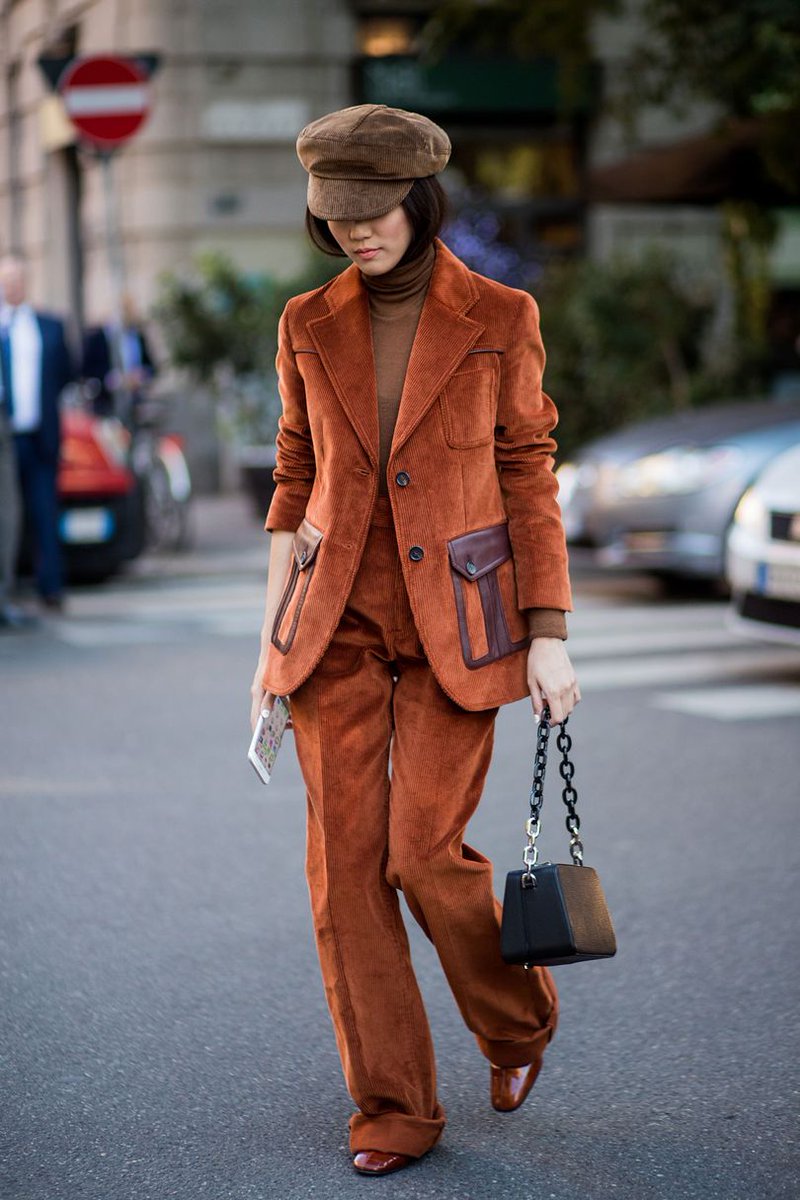 BritishVogue's tweet photo. The 10 coolest suits for the new season: https://t.co/GGv65IT1oL https://t.co/uglNiSH9XQ