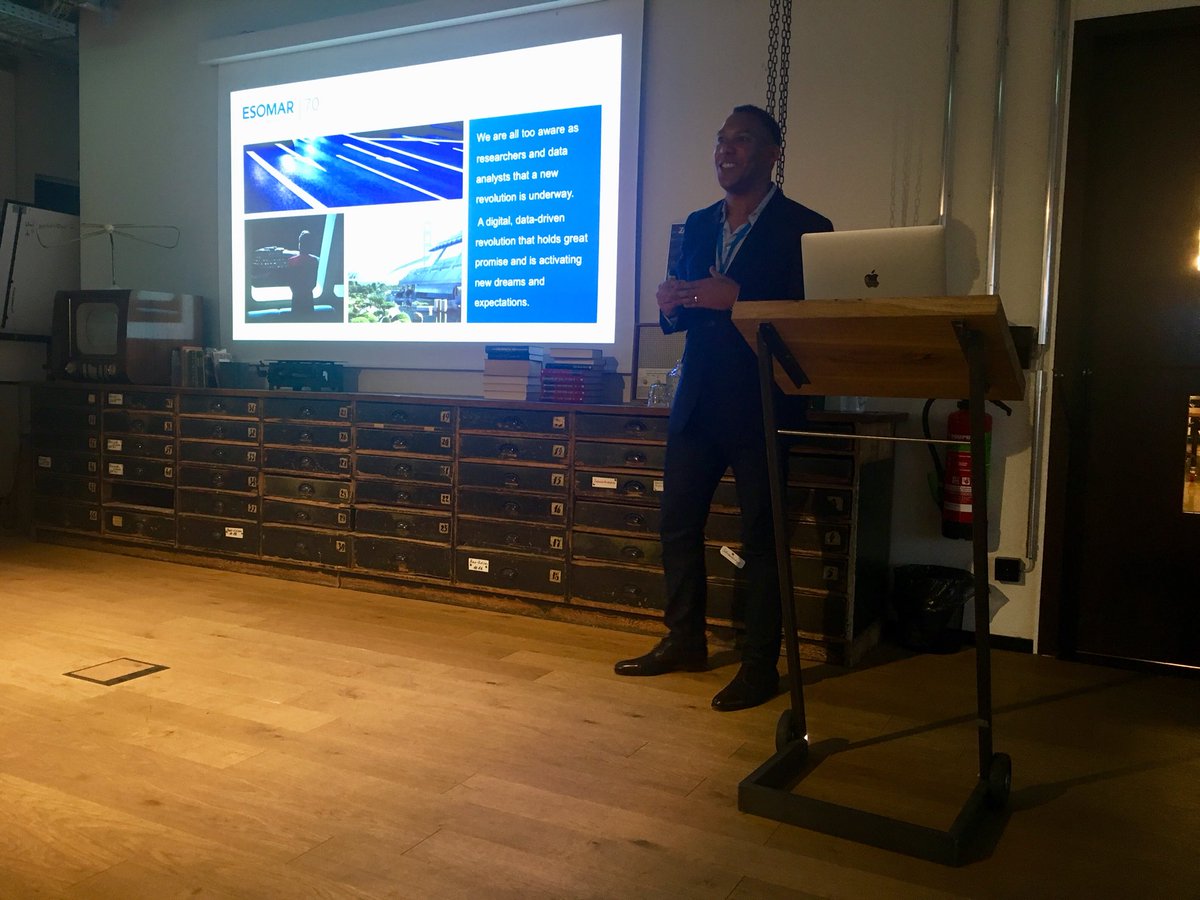 Kim Smouter, premiering new presentation ‚Dreams and Expectations in a data driven world‘ at #Esomar Best of Germany